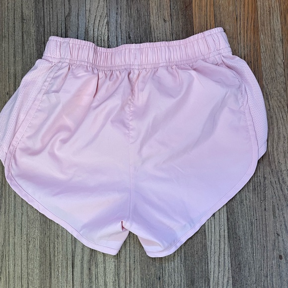 Women’s xsmall blush pink Nike running shorts - Picture 3 of 3